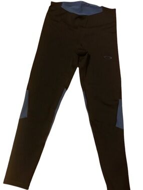 Used once Oakley high waisted high performance leggings size S